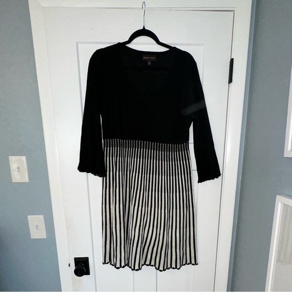 Dana Buchman Black and Cream Ribbed Knit Sweater Dress - women's Size XL - Picture 5 of 11